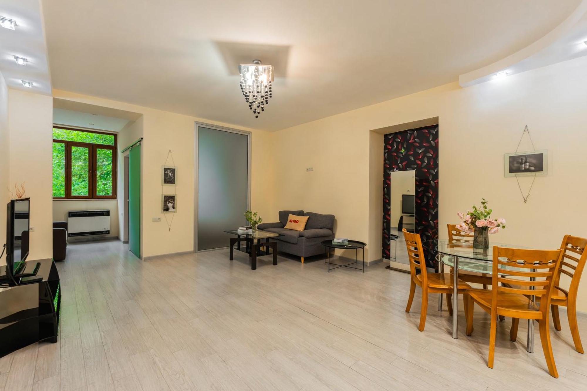 1Br Apt Near Opera Self-Enter By Keygo 25 Ереван Экстерьер фото